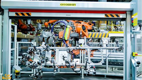 大眾首款純電SUV震撼登場 續(xù)航高達(dá)550公里，傳統(tǒng)車企電動化轉(zhuǎn)型加速